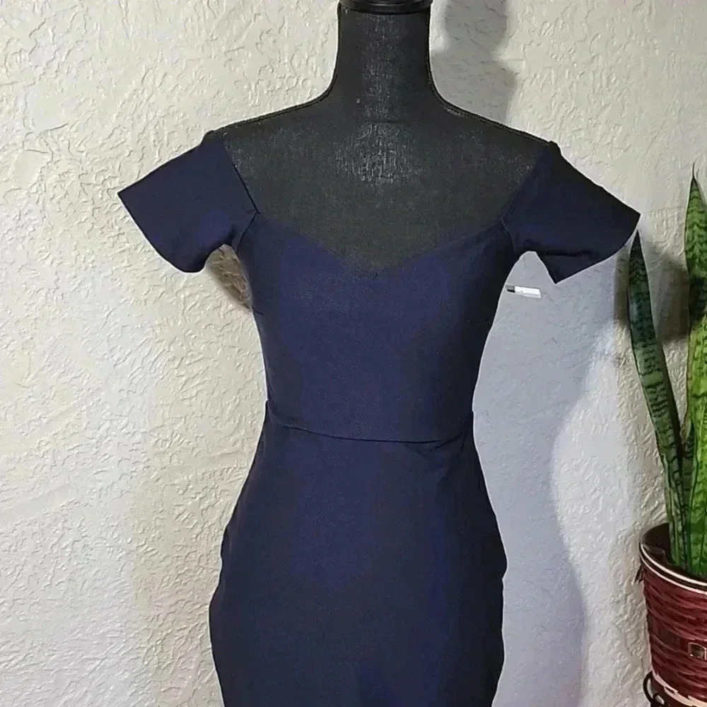 Lulus midnight blue of the shoulder midi dress 👗 - Picture 3 of 8